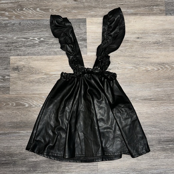 Btween Black Ruffled Pinafore Faux Leather Skirt - Size 8 - Picture 6 of 7